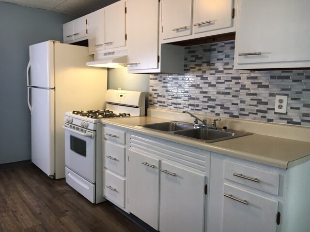 Kitchen - 38 Greeley St