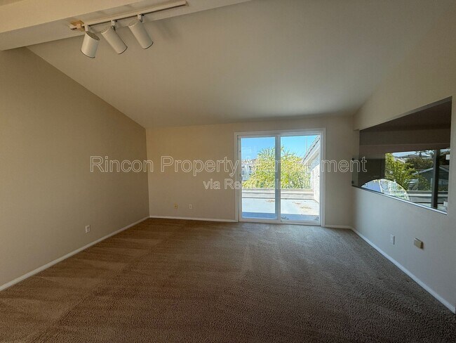 Building Photo - 2462 Pierpont Blvd