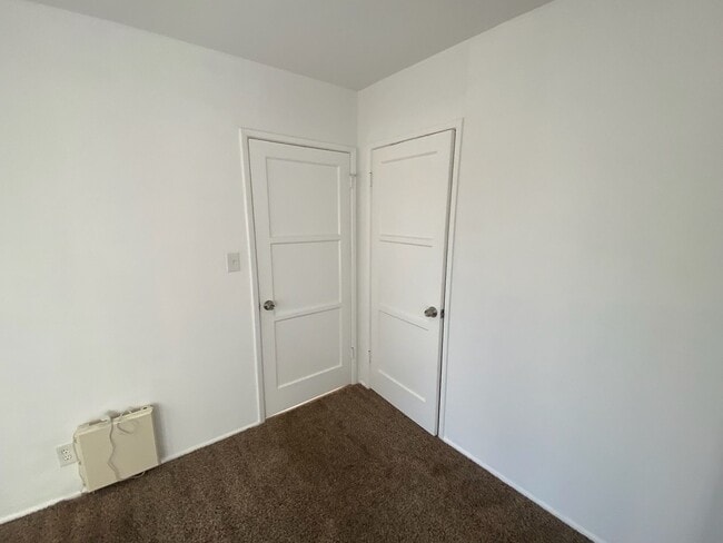 Building Photo - Three bedroom home in Lakewood now available!