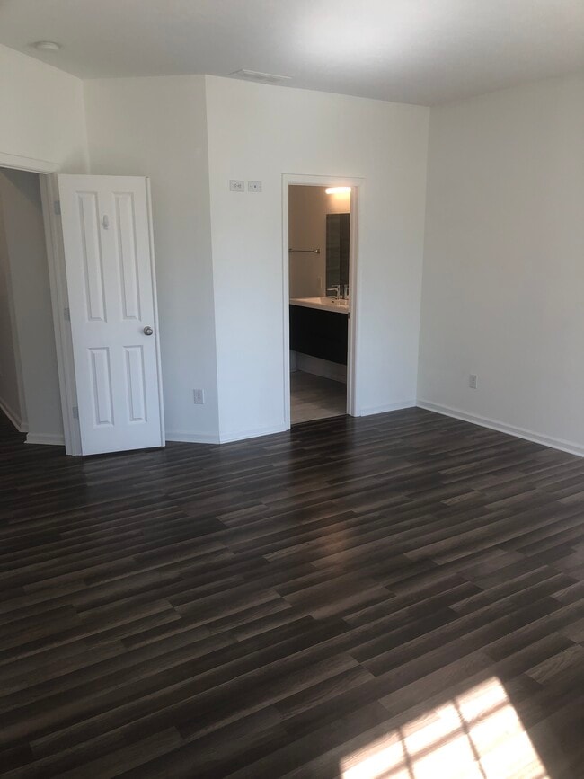 Building Photo - 3553 Cardinal Way