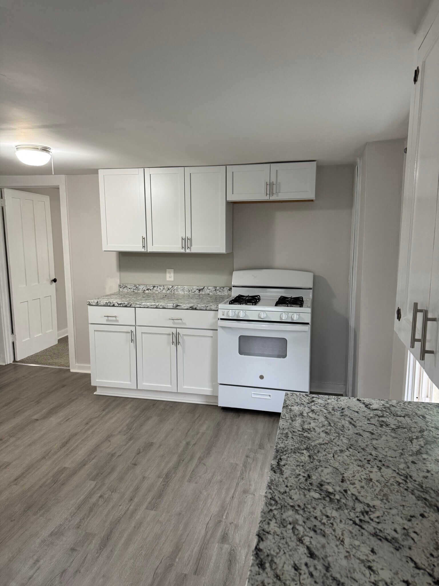 Building Photo - 8 Foote St