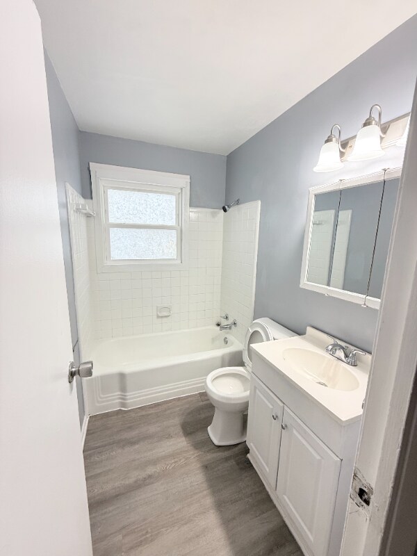 Building Photo - 1328 Longfellow Dr