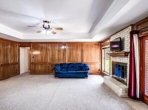 Building Photo - 2005 Magic Hill Dr