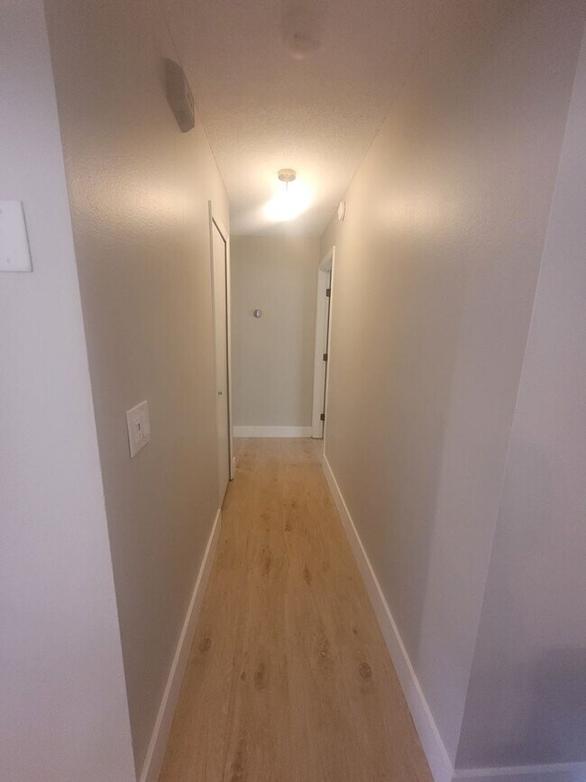 Building Photo - Modern 3 Bed, 2 Bath Home in Chelsea Parc ...