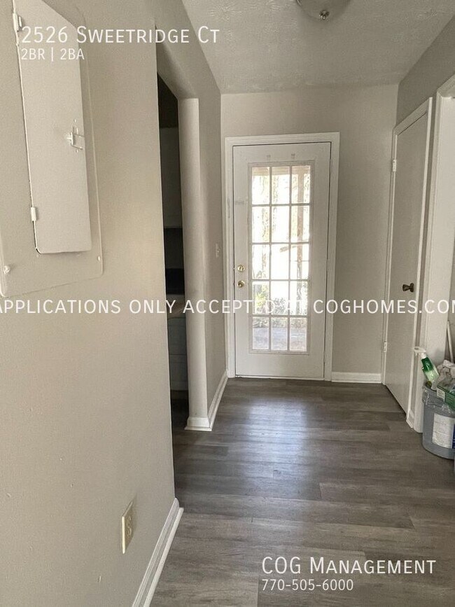 Building Photo - 2526 Sweetridge Ct