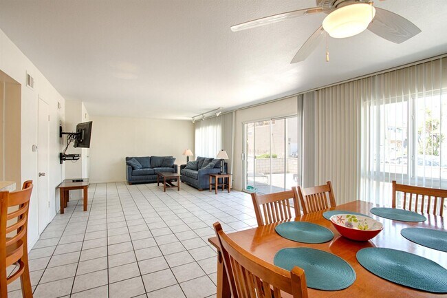 Building Photo - Winter 9 month lease! Partially Furnished 2 Bed 2, 1 Bath near the beach. No yearly leases