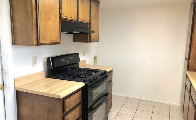 Building Photo - Canyon Shadows Great 2+2!