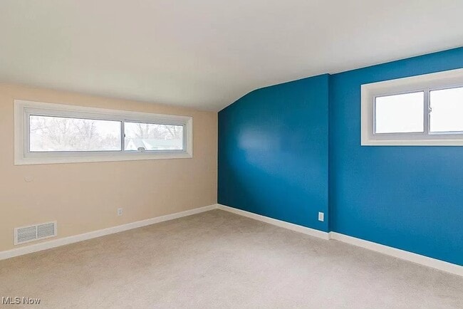 Building Photo - 2961 Archwood Pl