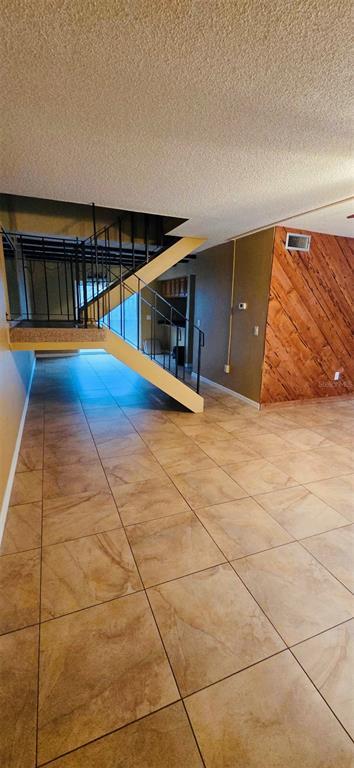 Building Photo - 2915 Pine Cone Cir