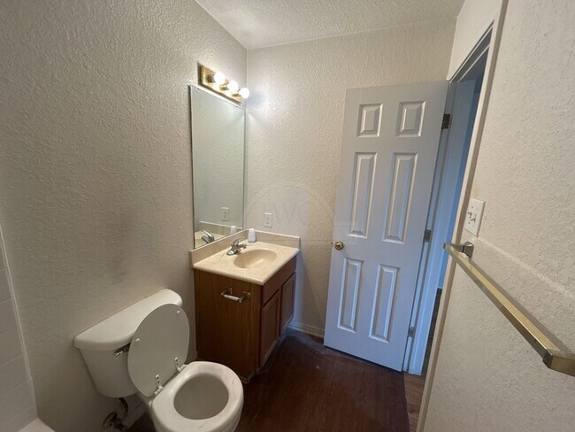 Building Photo - 1407 Dugger Cir