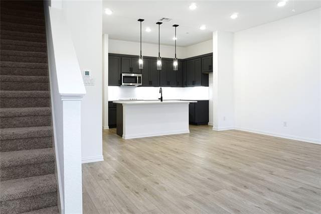 Building Photo - 631 Redwood Wy