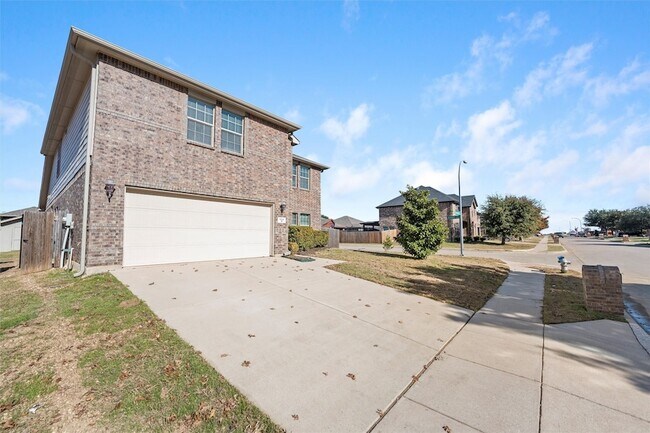 Building Photo - 500 Braewick Dr