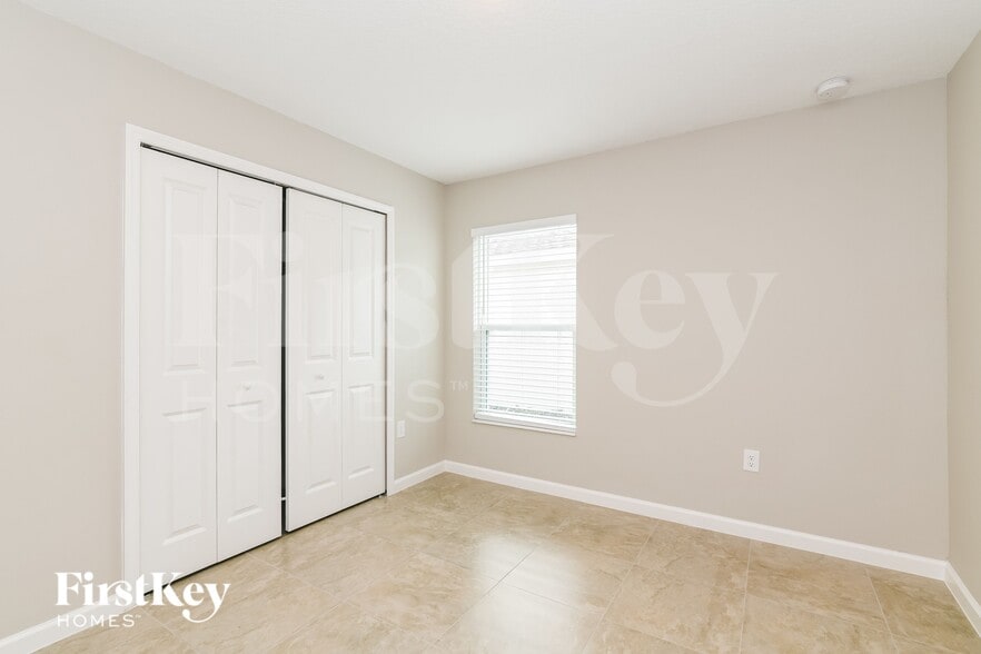 Building Photo - 449 Earhart Dr