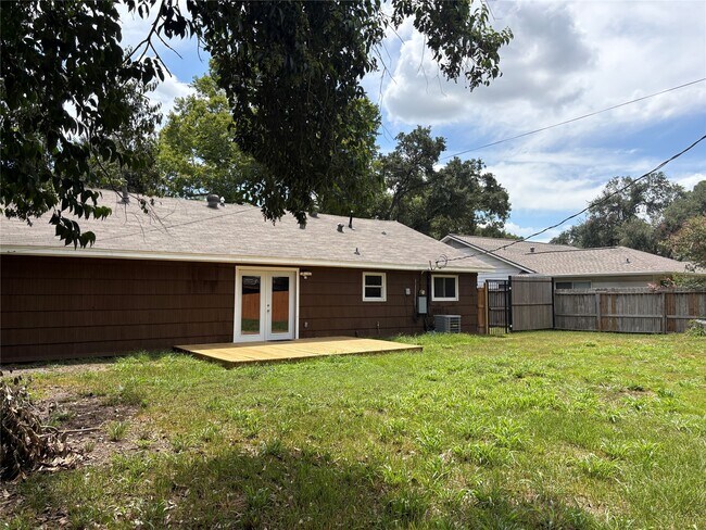 Building Photo - 7122 Sharpcrest St