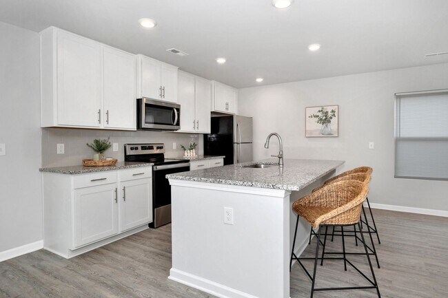 Building Photo - 3 Bedroom House in East Limestone