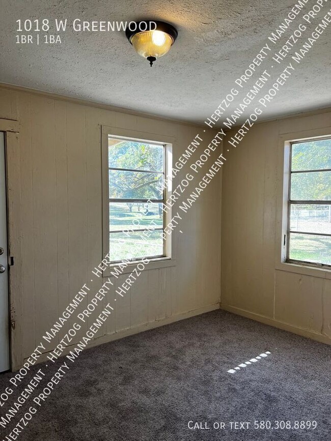 Building Photo - Cozy 1-Bedroom Home Near Sunset Park – $55...