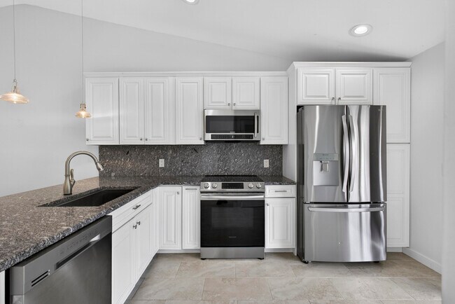 Building Photo - 13085 Belhaven Ct