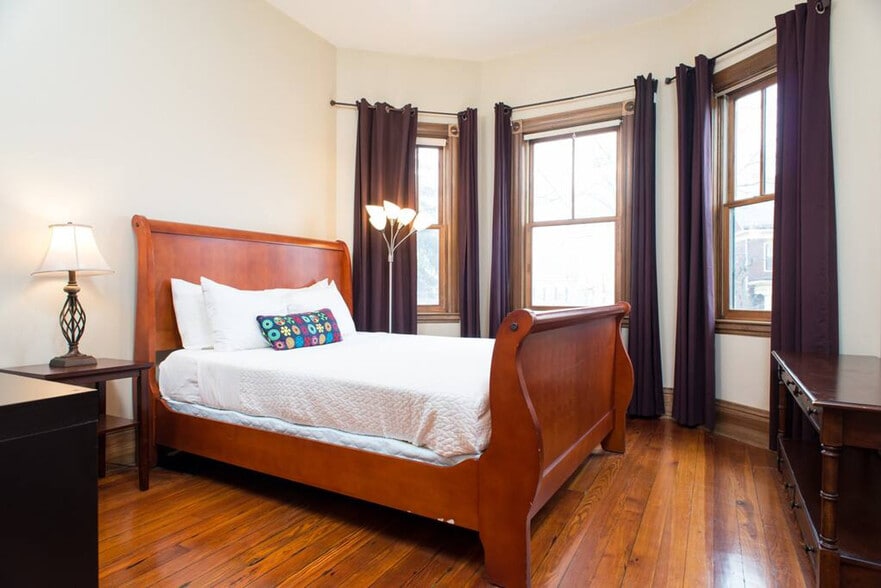 Building Photo - 230 Boston St