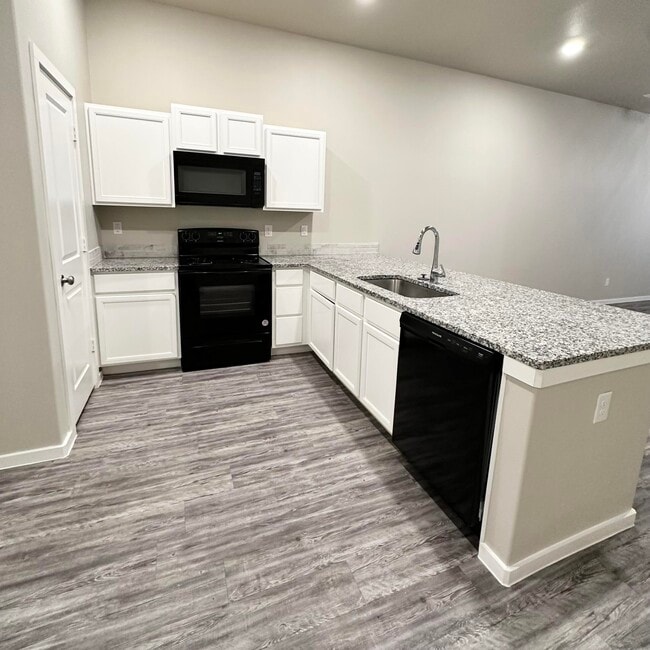 Building Photo - 2106 N Avenue J