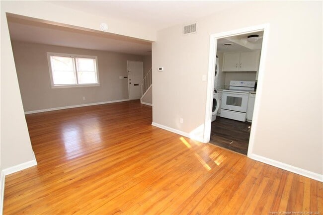 Building Photo - 1064 Nichols Dr