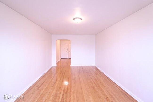 Building Photo - 1 bedroom in REGO PARK NY 11374