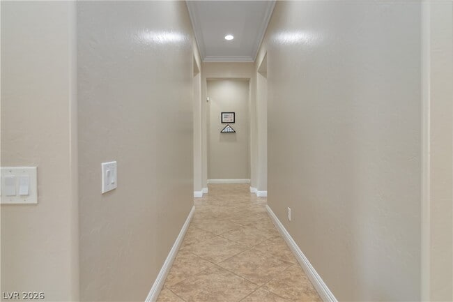 Building Photo - 2665 Chateau Clermont St