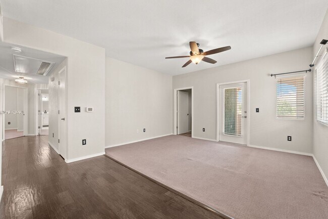 Building Photo - 6800 Vista Del Norte Dr NE