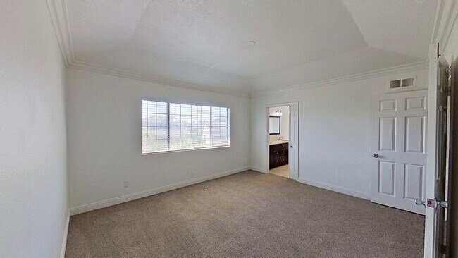 Building Photo - 24671 Paige Cir