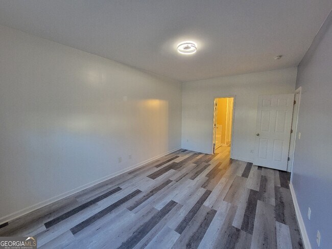 Building Photo - 175 Stillwood Dr