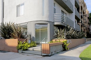 Building Photo - 8600 Burton Way