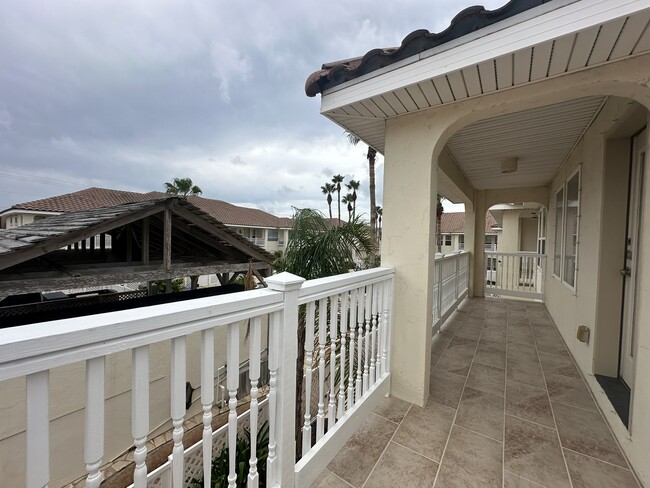 Building Photo - 14813 Leeward Dr