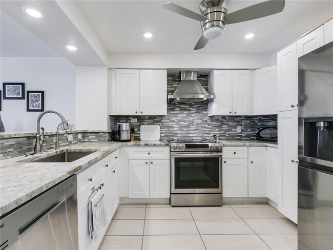 Building Photo - 3900 Galt Ocean Dr