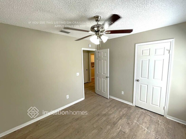 Building Photo - 9814 Creek Cross St