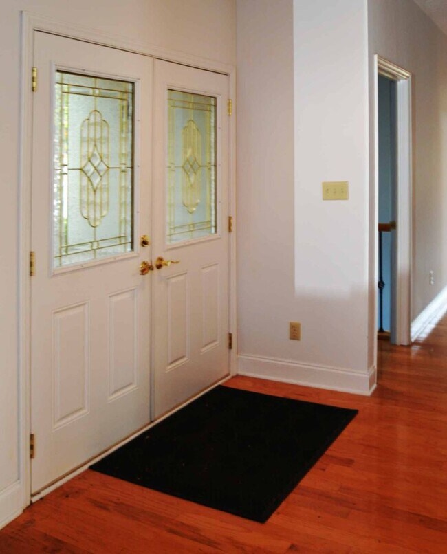 Building Photo - 4 Bedroom || 3 Bathroom home on Leesville ...