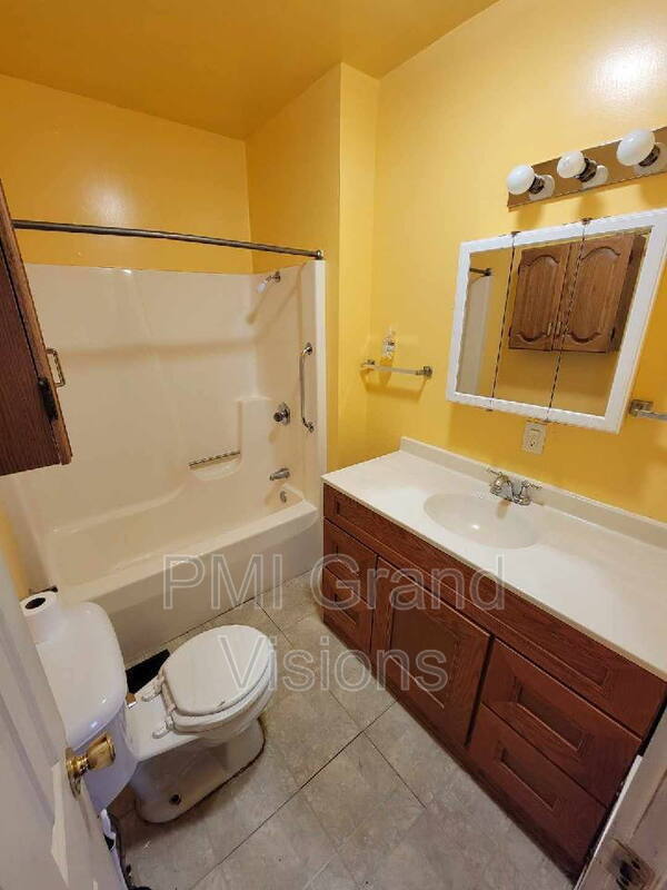Primary Photo - 1436 W Macon St