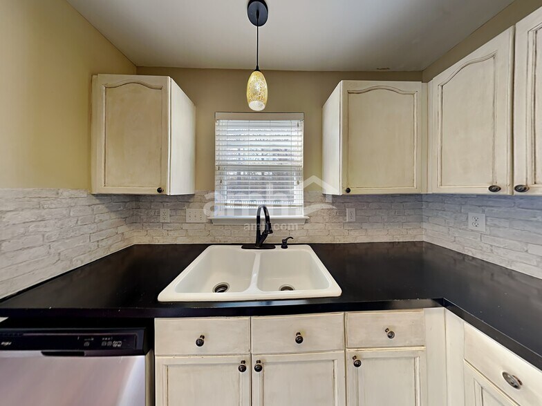 Building Photo - 7528 Prairie Rose Ln