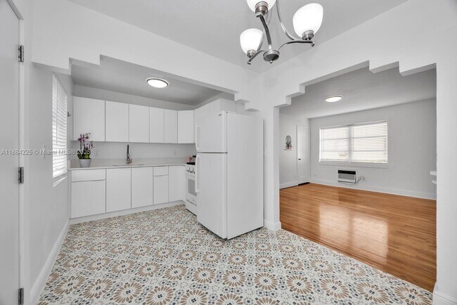 Primary Photo - 23 Phoenetia Ave