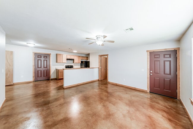 Building Photo - 2607 W 58th St