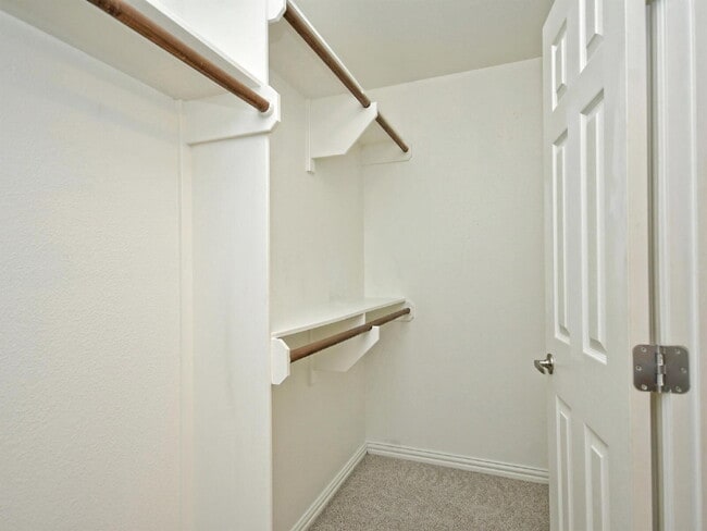 Building Photo - 1001 Krenek Tap Rd