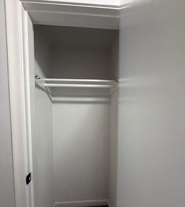 Building Photo - 103 Trapelo Rd