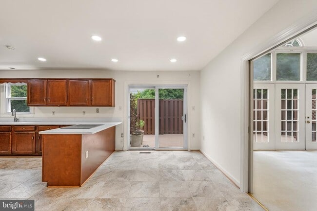 Building Photo - 1130 20th St S