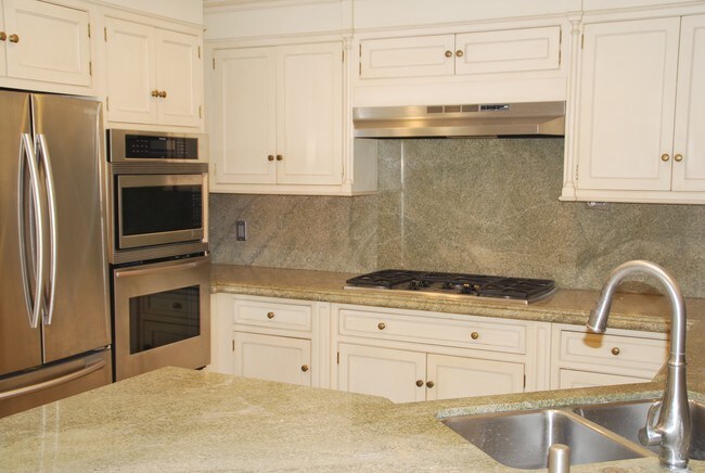 Kitchen - 13082 Mindanao Way