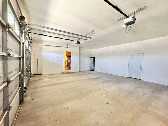 Building Photo - 807 Fresno St