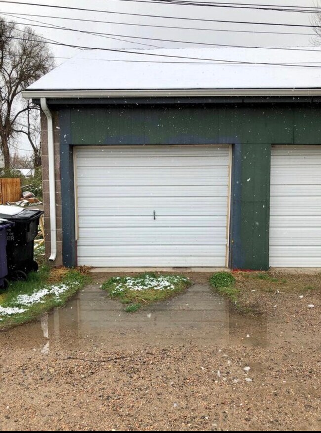 Building Photo - 2621 N Columbine St