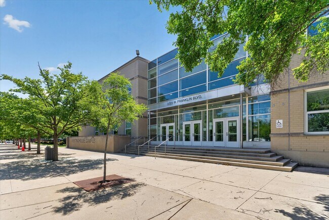 Building Photo - 3622 W Franklin Blvd