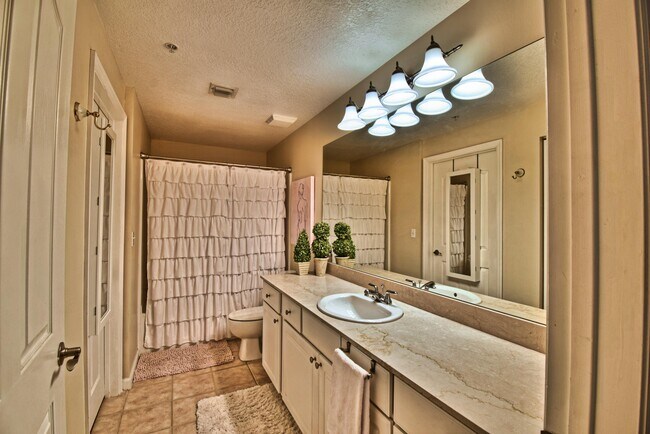 Building Photo - 224 Murcia Dr