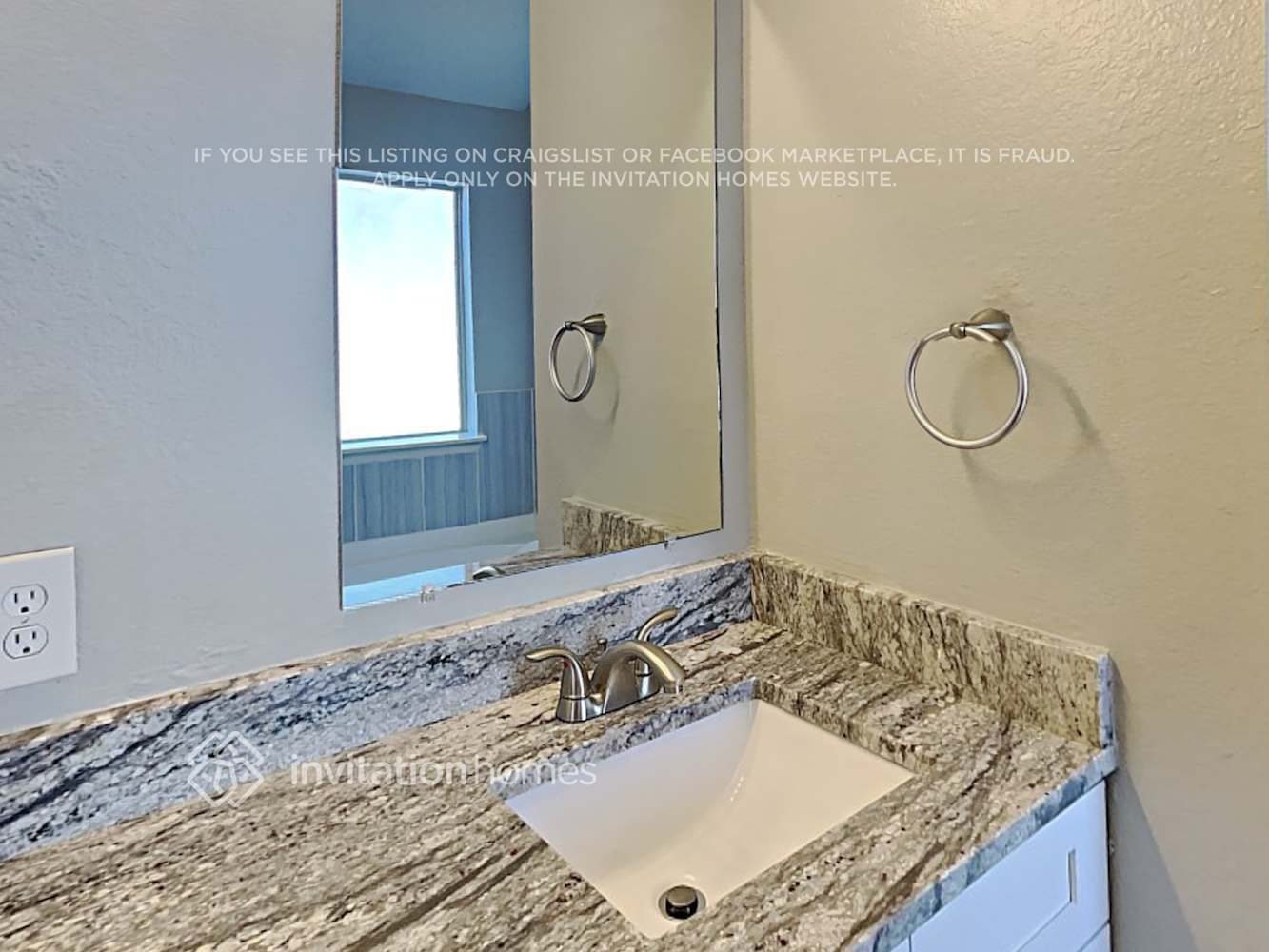 Building Photo - 1306 Deville Cir