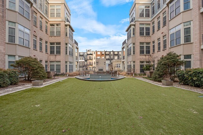 Building Photo - 1209 N Charles St