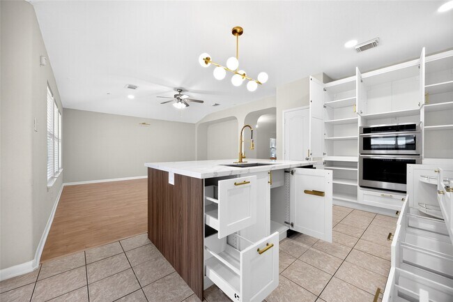 Building Photo - 18211 Doral Rock Ct