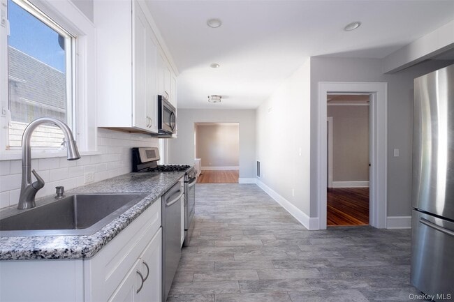 Building Photo - 1306 Henry Ave